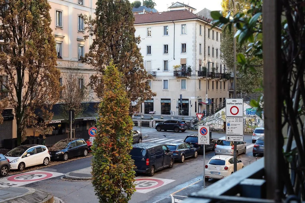 Primopiano - Via Pavia Lejlighed Milano