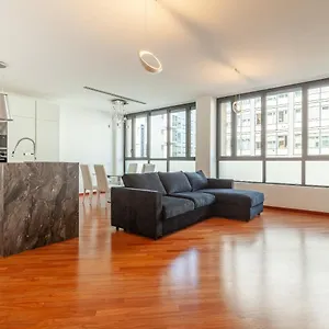 Apartment Easyhomes-madonnina View, Milan